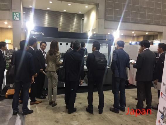 Shunxinlong Remove Waste Paper Double Heads Stripping Blanking Machine After Die-Cutting